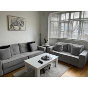 Lovely 2-bedroom apartment in Zone 2 London