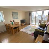 Lovely 2 Bedroom flat moments from Fistral Newquay