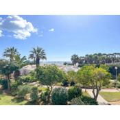 Lovely 2BD 250m Beach Ocean view w/ AC Wi-Fi Pool