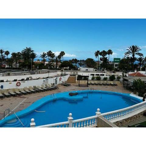 Lovely 4 bedroom apartment on Playa de las Americas