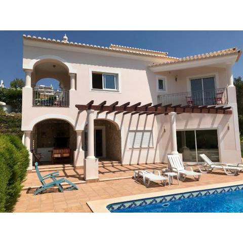 Lovely Burgau villa just 3 mins walk from beach