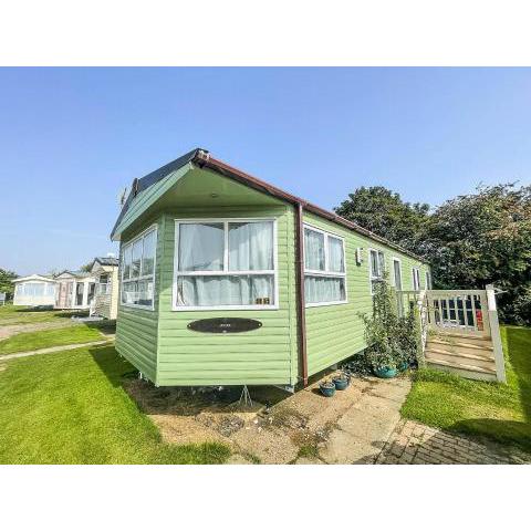 Lovely Caravan For Hire With Decking At Skipsea Sands In Yorkshire Ref 41015wf