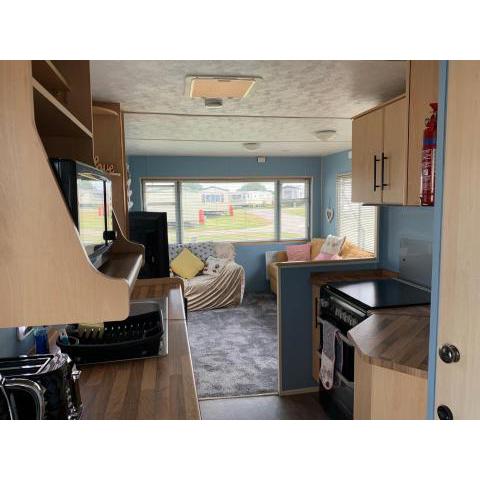 Lovely Homely Static Caravan at Skipsea sands (PERFECT for a family getaway)