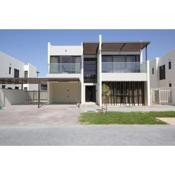 Lovely Independent 6BR Villa in Damac Hills 2