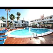 Lovely pool view apartment near beach, Luz y Mar + Vv License