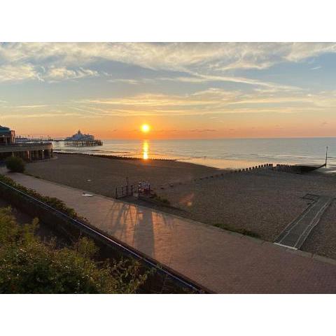 Lovely Seaside Apartment in Central Eastbourne