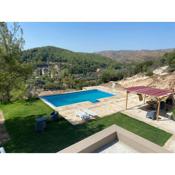 Lovely Stonehouse with Pool and Backyard in Izmir