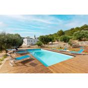 Lovely Trullo with SWIMMING POOL & Parking