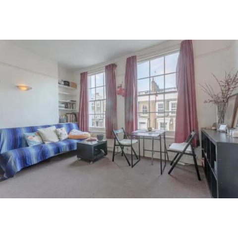 Lovely Victorian Flat for 6 in Stoke Newington