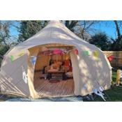 Luna Tent Secret garden Glamping