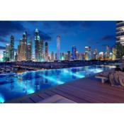 LUX 2BD, Private Beach, Full Marina Sky Line View