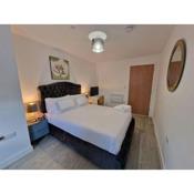 Luxury 2 Bed, 2 Bath Apartment - The Quays