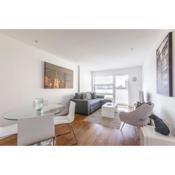 Luxury 2-Bed Flat parking and close to the tube