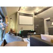 Luxury 2 Bed Penthouse - 4K Projector - Snug Room - En Suite