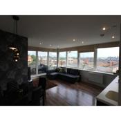Luxury 2 Bed Penthouse Apartment near station