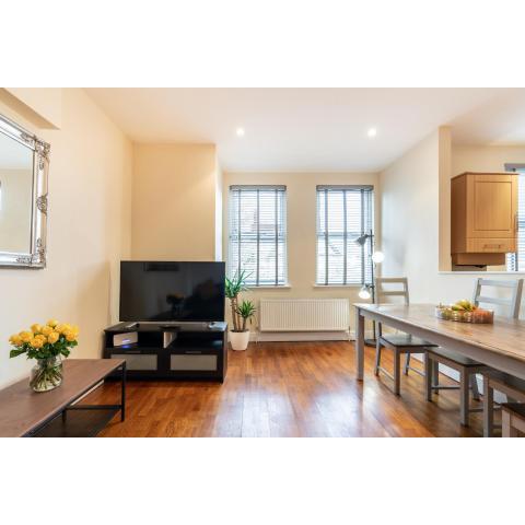 Luxury 2BDR duplex apt, N London, 2 floors