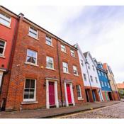 Luxury 5 Bed house in the City, includes parking & EV point