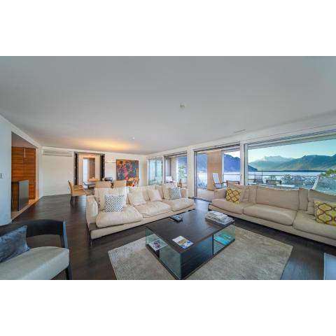 Luxury Apartment Lake View & Center of Montreux by GuestLee