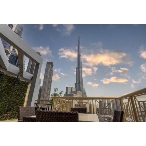 Luxury Bliss: 2BR w/Burj Khalifa & Fountain View