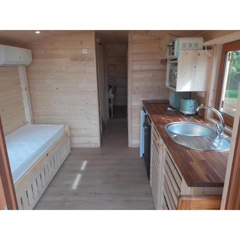 Luxury caravan for six people - private swimming pool