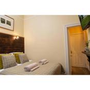 Luxury ensuite room next to Royal Crescent with own private entrance