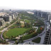 Luxury living in Dubai Hills with park view