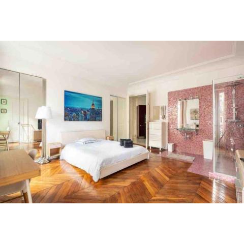 Luxury style appartement, Arc de Triomphe - Champs Elysées