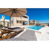 Luxury villa with heated pool, jacuzzi and sauna 01