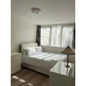 Maida Vale 3 Bedroom 3 Bathroom Apartment with Private Garden