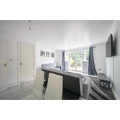 Maidstone villa 3 bedroom free parking, Wi-Fi