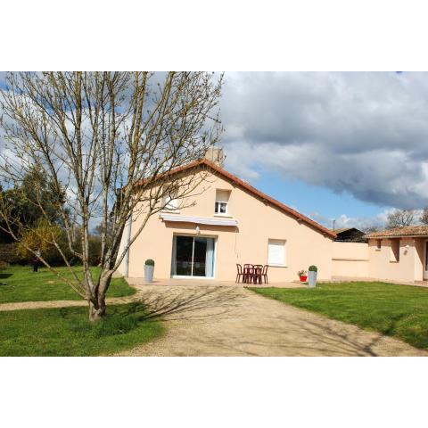 Maison de 3 chambres avec jardin clos et wifi a Vasles