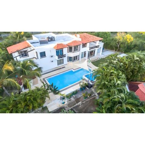 Majestuosa villa en Juan Dolio, Guavaberry Golf & Country Club