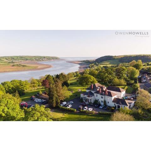 Mansion House Llansteffan