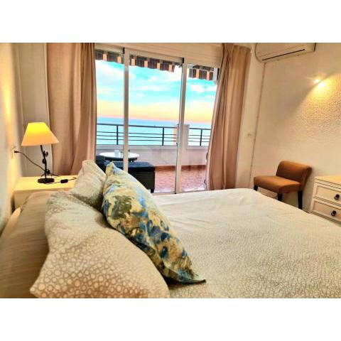 MAR y LUZ Front Sea Views Eco Apartment Fuengirola