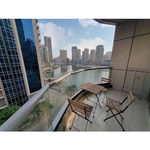 Marina&jbr Dubai eye view modern cozy apartment