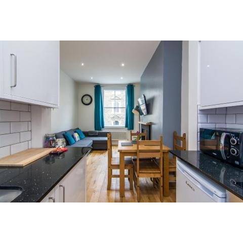 Market Street Apartments - City Centre Modern 1bedroom Apartments with NEW WIFI and Very Close to Tram