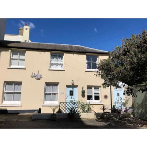 Mews Cottage in Private Seafront Estate