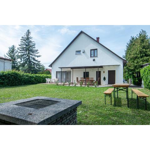 MF Piroska Holiday Home