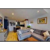 Modern 2bed 2bath in Leith