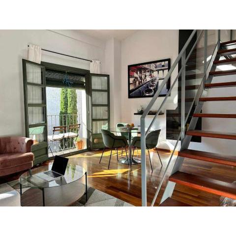 Modern apt in old town w cathedral views and AC