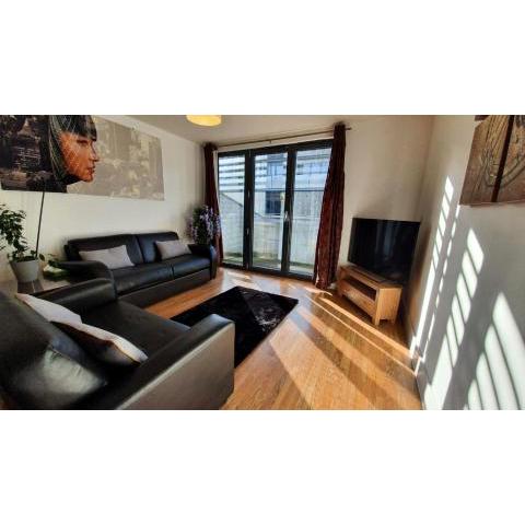 Modern Arcadian Centre Apartment 2 Bed / Balcony