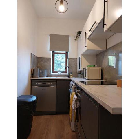 Modern & Bright, G/F, 1BR APT. Real Hidden Gem