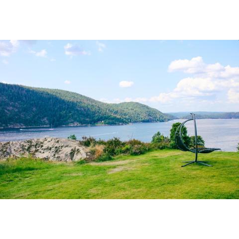 Modern cabin with a panoramic view of the Oslo Fjord