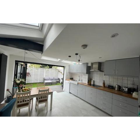 Modern & Chic 2BD House - East Dulwich