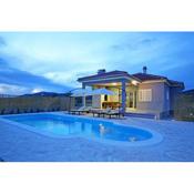 Modern Guest House Rak with beautiful pool