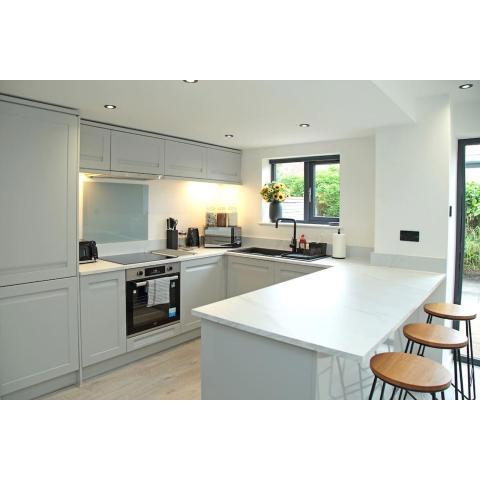 Modern Luxury 4 Bed House in the Heart of Macclesfield