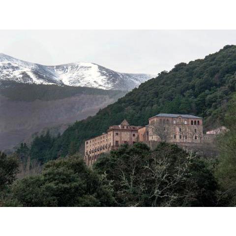 MONASTERIO de SANTA MARÍA DE VALVANERA