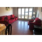 MOON Big apartment ideal 2 families. Central. Near the beach. Wifi free