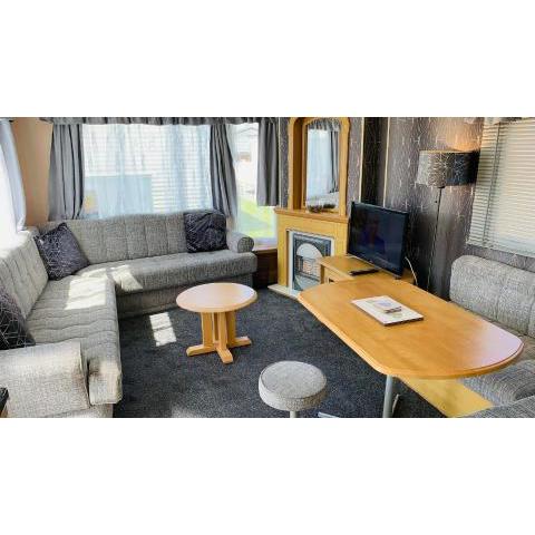 MV20 - Cosy 3 Bedroom Mobile Home Golden Palms Resort Decking Indoor Heated Pool Entertainment complex & Close To Beaches PASSES NOT INCLUDED