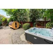 Nature's Serenade:3BR Classic Home-Jacuzzi & Sauna